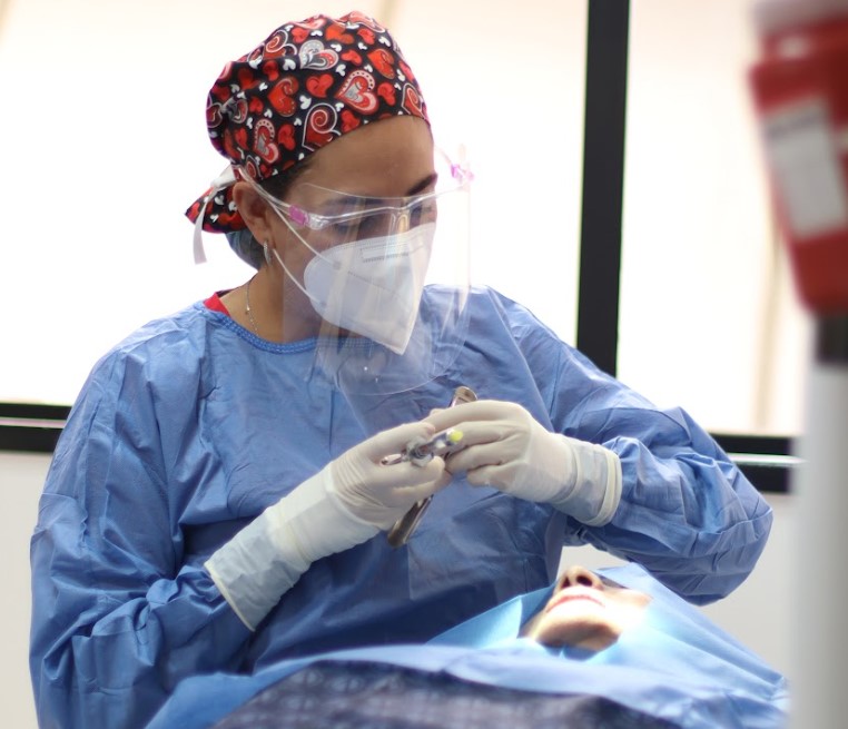 Dra Carolina Gil - Cirugía Maxilofacial Bogotá